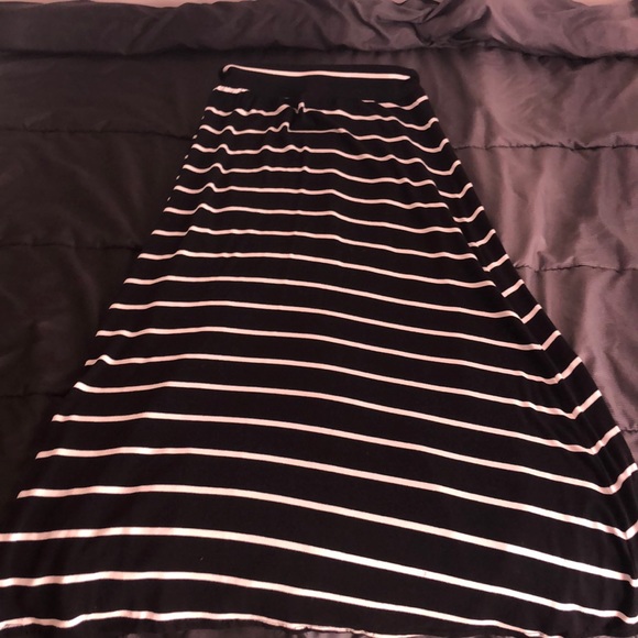 Cherokee long skirt - Picture 1 of 3